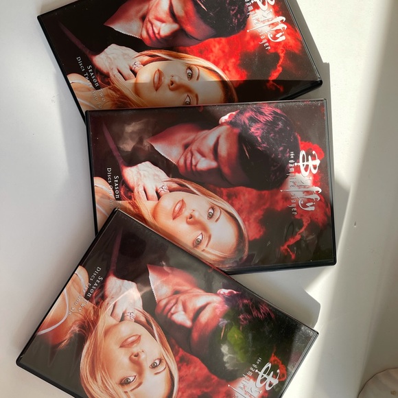 Season 2 Buffy - Picture 2 of 3